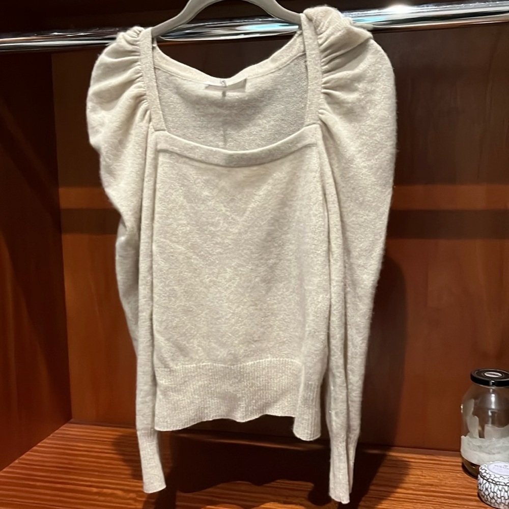 On trend light spring cashmere sweater by Frame